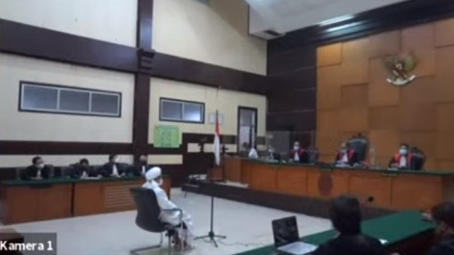 Habib Rizieq vs Bima Arya di Sidang Kasus Data Swab (1859)