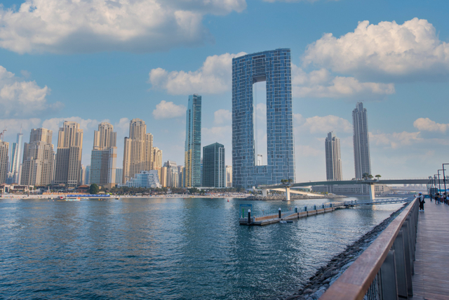 Infinity pool tertinggi di dunia dibuka di Dubai.
 Foto: Shutterstock