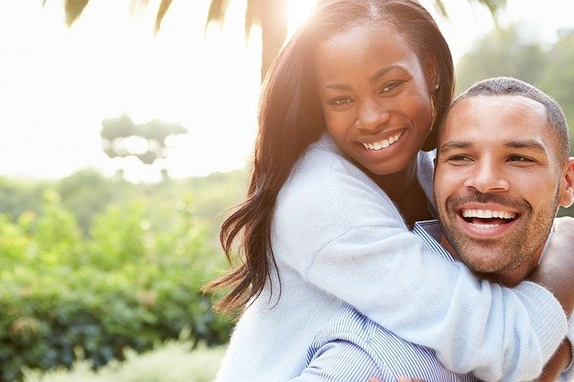 Senam kegel bisa menjadi kunci kebahagiaan bersama pasagan. Foto: Pixabay