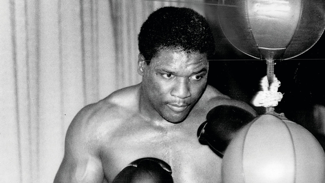Trevor Berbick, lawan terakhir Muhammad Ali yang hidupnya berakhir tragis di tangan keponakan sendiri. Foto: Reg Innell/Toronto Star via Getty Images