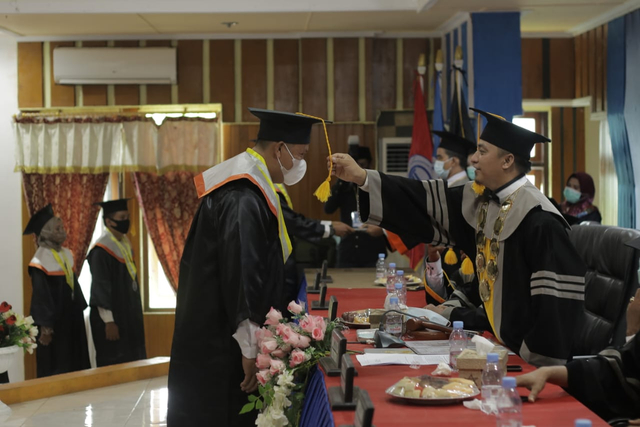 Upacara wisuda program sarjana periode ke-3 tahun akademik 2020-2021 Unipas Morotai. Foto: Sandy