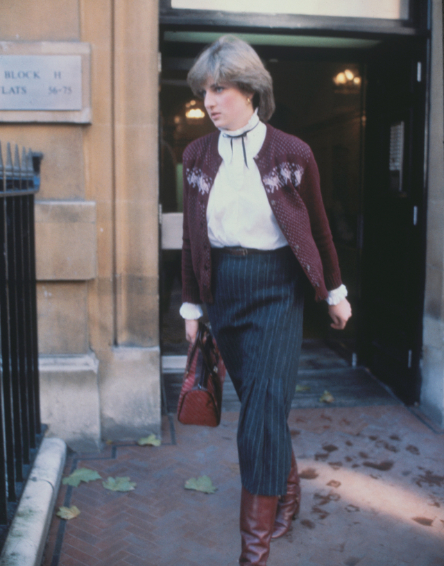 Putri Diana meninggalkan apartemen di Coleherne Court, Earls Court, London. Foto: Hulton Archive / Getty Images