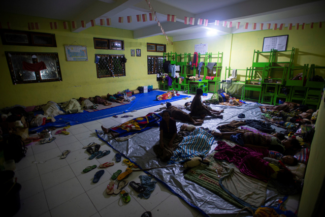 Foto: Pengungsi Banjir Bandang di NTT (117241)