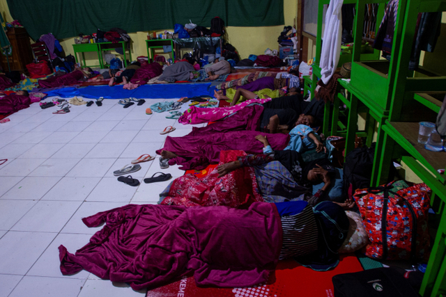 Foto: Pengungsi Banjir Bandang di NTT (117240)