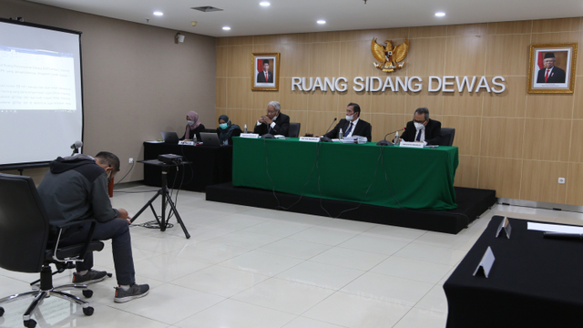 Dewan Pengawas KPK menggelar sidang putusan pelanggaran kode etik pegawai KPK di Gedung KPK C1, Jakarta, Kamis (8/4).  Foto: Humas KPK