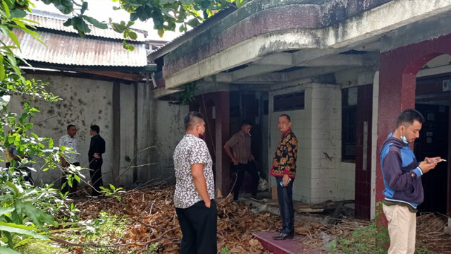 DPRD Bolmut Cek Langsung Kondisi Asrama Mahasiswa di Palu yang Rusak (131216)