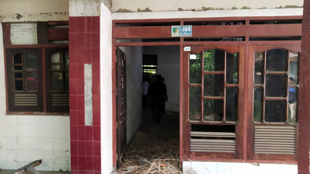DPRD Bolmut Cek Langsung Kondisi Asrama Mahasiswa di Palu yang Rusak (131217)