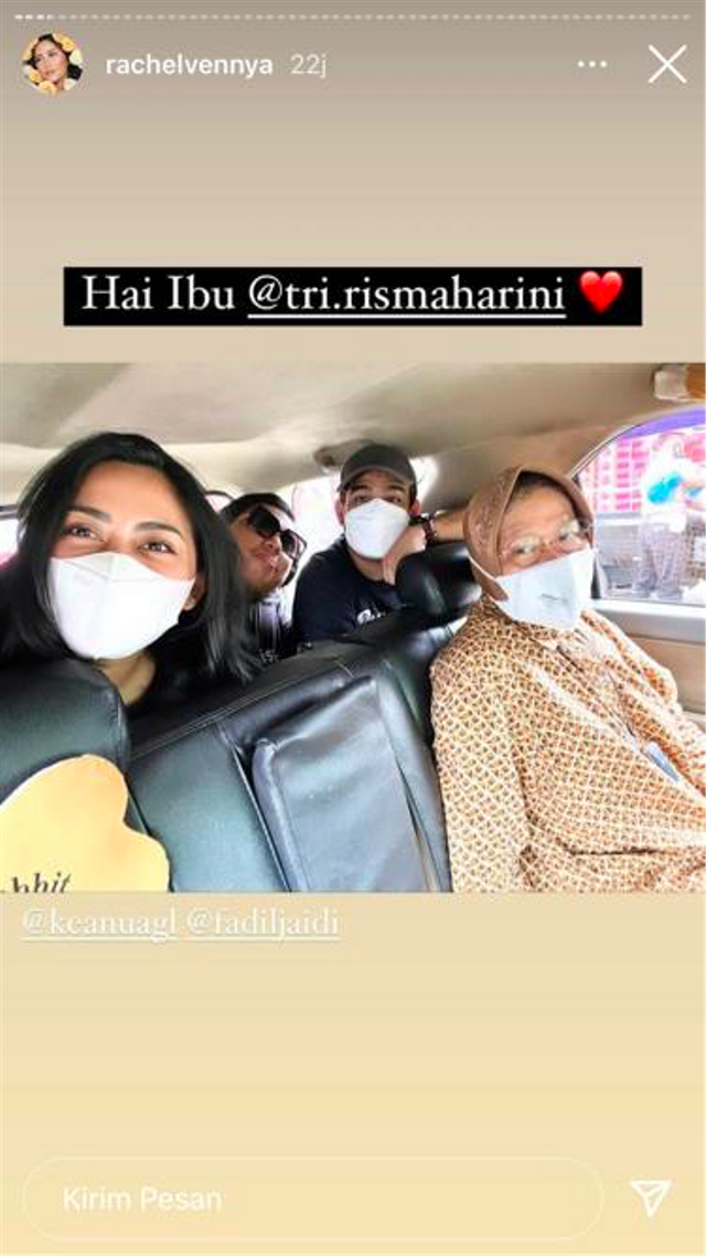 Potret Rachel Vennya hingga Keanu Bantu Korban Bencana di NTT (324866)