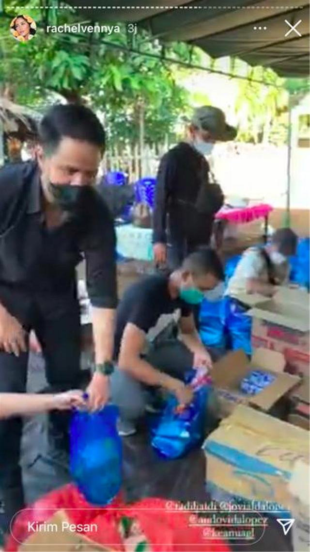Potret Rachel Vennya hingga Keanu Bantu Korban Bencana di NTT (324869)