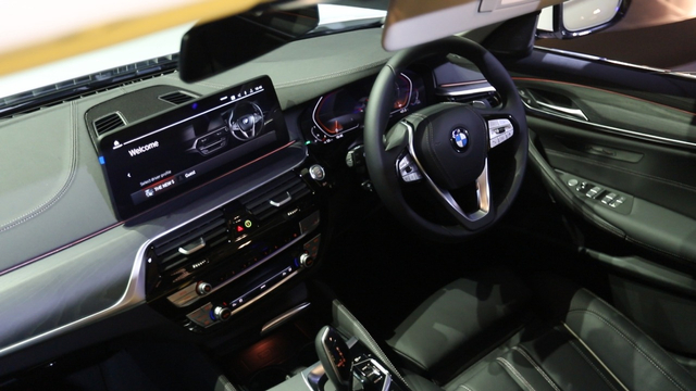 Inilah BMW Seri 5 Terbaru, Ada Versi Sporty dan Elegan Berkelas (5)