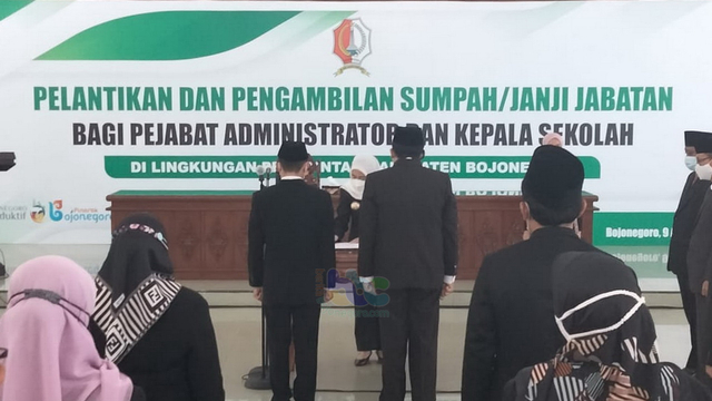 Suasana pelantikan dan pengambilan sumpah jabatan pejabat di lingkungan Pemkab Bojonegoro, di Pendopo Malowopati Pemkab Bojonegoro. Jumat (09/04/2021) (foto: dan/beritabojonegoro)