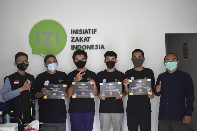 IZI Banten & DKM Saifillah Sukses Adakan Pelatihan Cukur Kepada Masyarakat