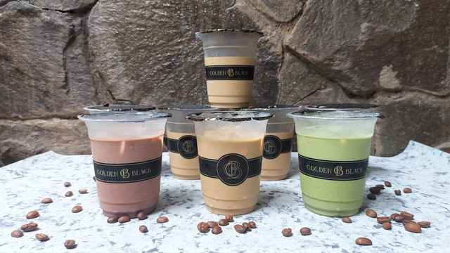 Tasya Farasya Usaha Es Kopi Susu Golden Black Coffee, Hits Banget! (211700)