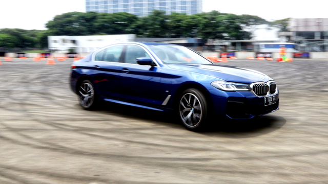 Efek Pajak Emisi, Harga BMW Seri 3 dan Seri 5 Turun Puluhan Juta (63179)