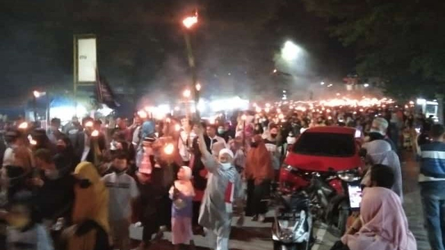 Meriahnya Pawai Obor di Poso, Sambut Bulan Suci Ramadhan (158465)