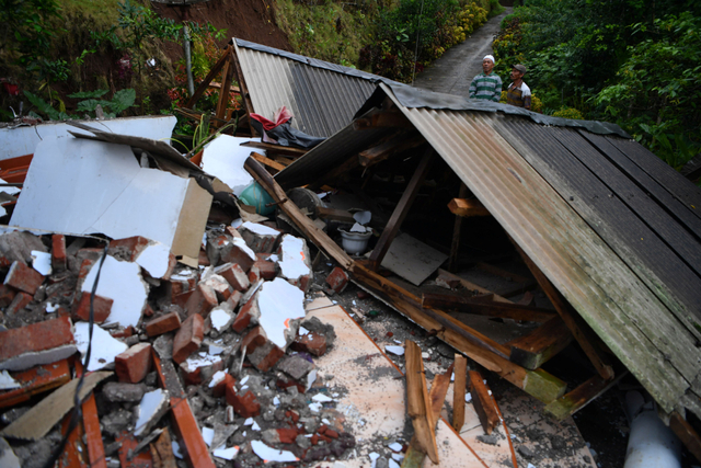Foto: Kondisi Rumah Warga di Lumajang yang Porak Poranda Akibat Gempa (458191)