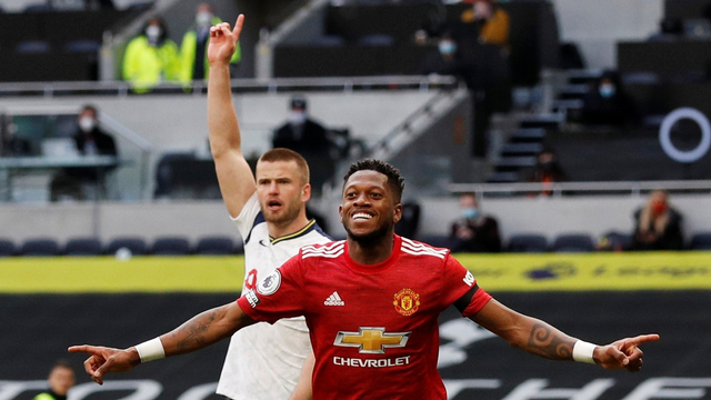 Selebrasi pemain Manchester United Fred usai mencetak gol ke gawang Tottenham Hotspur pada lanjutan pertandingan Premier League di Tottenham Hotspur Stadium, London, Inggris.
 Foto: Adrian Dennis/Pool/REUTERS