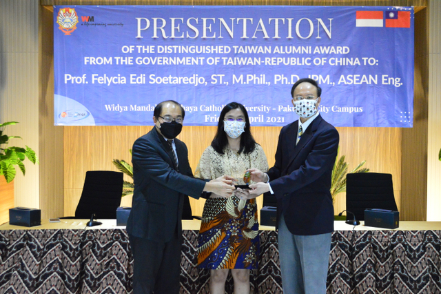 Prof Felycia, Orang Indonesia Pertama Peraih Distinguished Taiwan Alumni Award (99669)