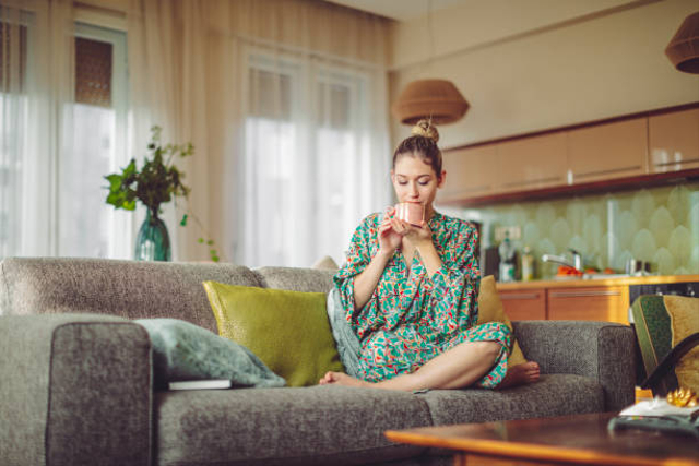 Lawan Tanda Penuaan di Wajah, Ini 7 Manfaat Green Tea untuk Kecantikan Kulit (28605)