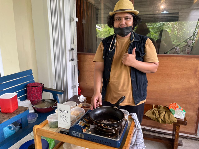 Bubur goreng pertama yang hadir di Pontianak. Foto: Ersa Nur Oktavia