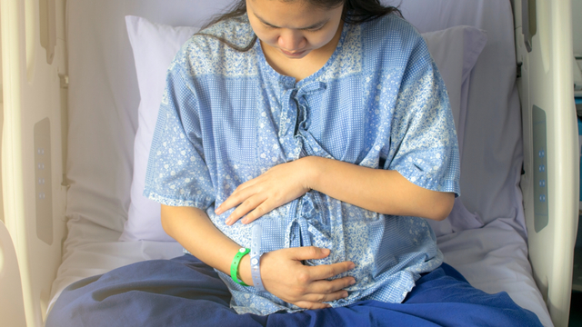 Ilustrasi ibu hamil yang akan melahirkan. Foto: Shutter Stock