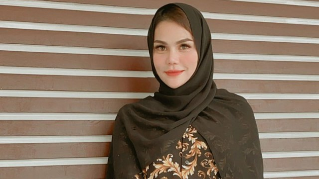 Deretan Artis Ini Jalani Puasa Ramadhan Pertama Usai Putuskan Jadi Mualaf (4229)