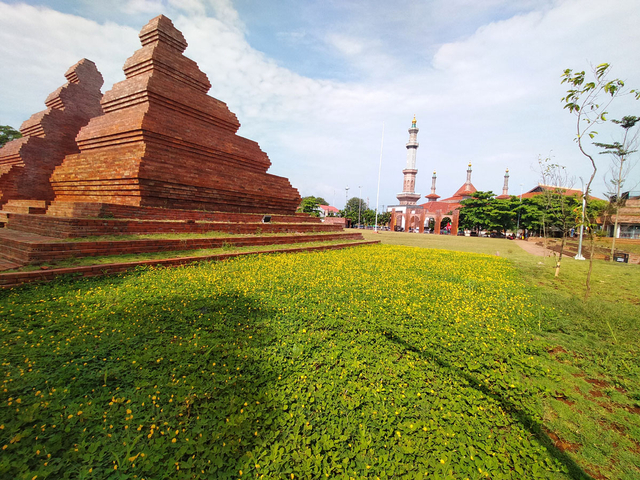 Alun-alun Kejaksan Kota Cirebon. (Juan)