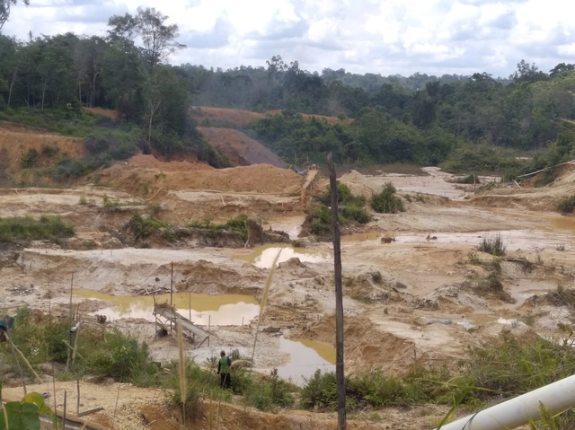 Salah satu lokasi tambang pasir dan emas di Desa Malawaken, Kabupaten Barito Utara.