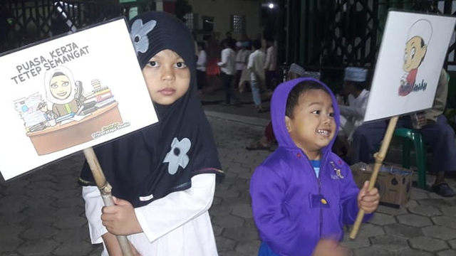 Dua Anak Balita Menyambut Ramadhan (Foto Tahun 2019). Sumber: Dokumen Pribadi