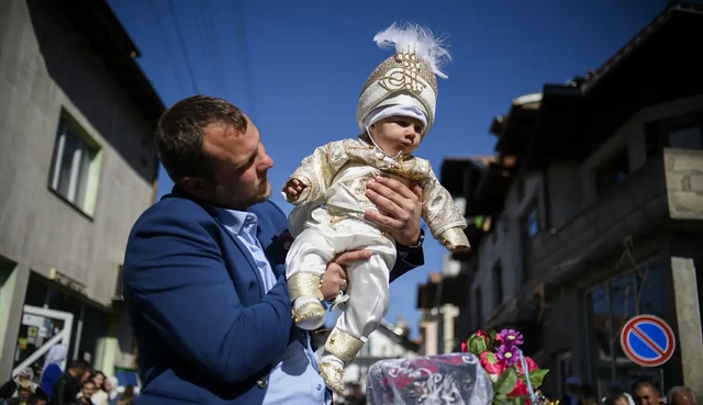Festival Khitanan massal di Bulgaria. Foto: REUTERS/Stoyan Nenov