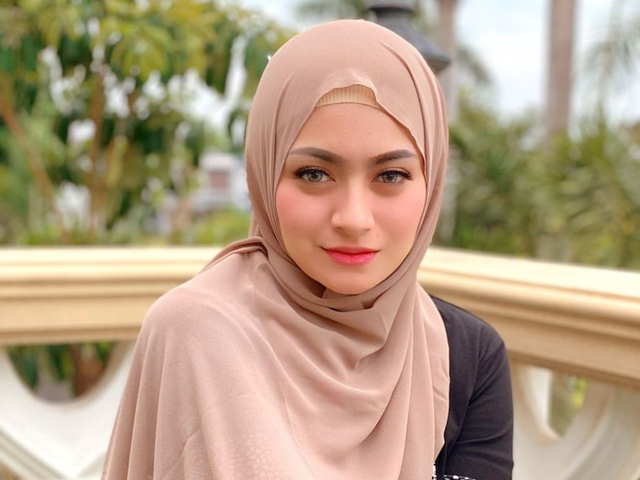 Deretan Artis Ini Jalani Puasa Ramadhan Pertama Usai Putuskan Jadi Mualaf (4230)