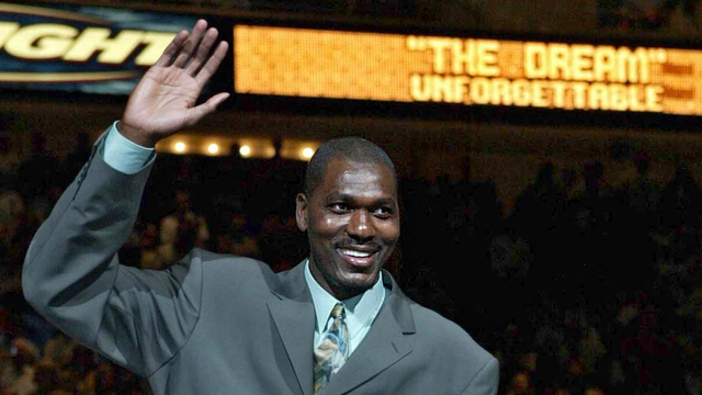 Legenda basket NBA, Hakeem Olajuwon. Foto: James Nielsen/AFP