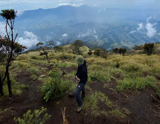 Menyalurkan Hobi Sambil Berolahraga dengan Mendaki Gunung (291922)