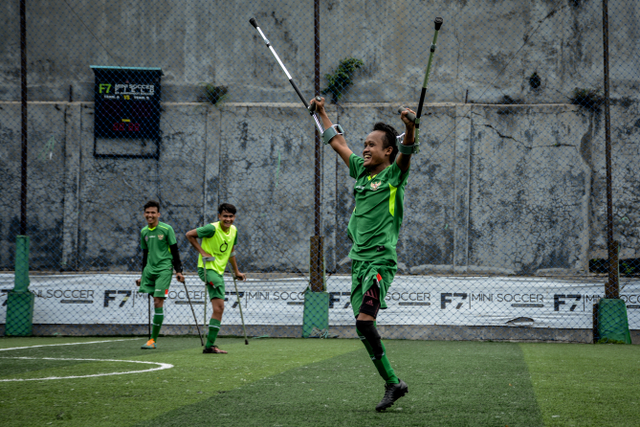 Memetik Semangat Pantang Menyerah dari Pesepak Bola Disabilitas (88755)