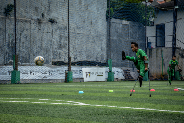 Memetik Semangat Pantang Menyerah dari Pesepak Bola Disabilitas (88753)