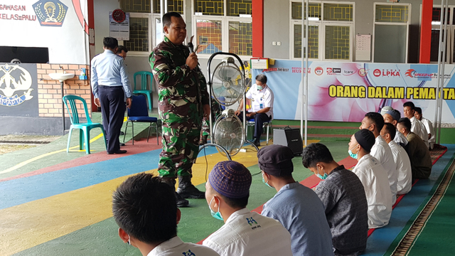 Danrem 132 Tadulako, Brigjen TNI Farid Makruf, mengunjungi Lembaga Pemasyarakatan (Lapas) Kelas II A Petobo, Kota Palu, Rabu (14/4). Foto: Tim PaluPoso