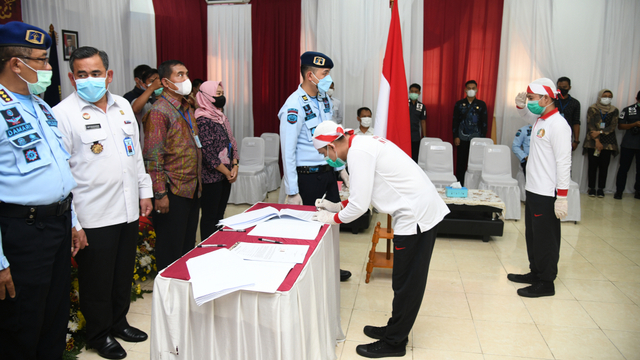34 Napi Terorisme di Lapas Gunung Sindur Cium Merah Putih, Ikrar Setia pada NKRI (122565)