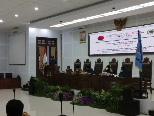 Fraksi PDI Perjuangan dalam rapat paripurna tentang Laporan Keterangan Pertanggung Jawaban (LKPJ) Wali Kota Malang tahun 2020, pada Kamis (15/04/2021).