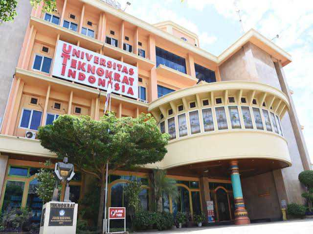 Gedung Universitas Teknokrat Indonesia (UTI) | Foto : Istimewa
