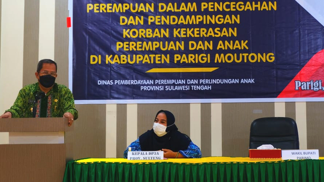 Wabup Parigi Moutong, Badrun Nggai, saat membuka kegiatan Pelatihan Pemberdayaan Organisasi Perempuan Dalam Pencegahan dan Pendampingan Korban Kekerasan Perempuan dan Anak, bertempat di Hotel Anutapura Parigi, Kamis (15/4). Foto: Diskominfo Parimo