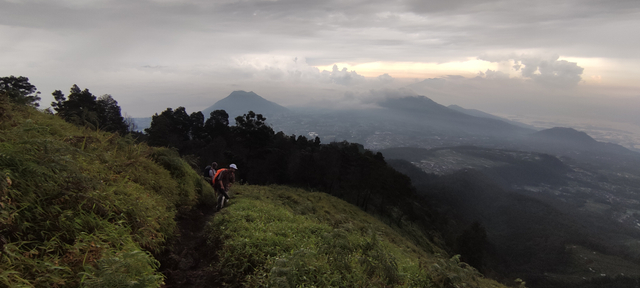 Mengintip Kembali Thekelan, Jalur Pendakian Tertua Merbabu (Bagian 1) (575052)