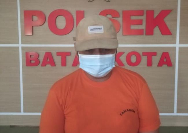 Oknum dokter cabul (DS) ditangkap Polsek Batam Kota (Foto:Reza/Batamnews)