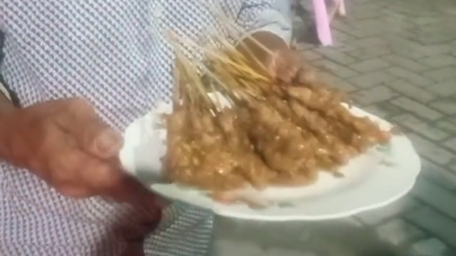 Tega! Pembeli Pesan Sate 84 Tusuk, lalu Kabur Setelah Siap Dihidangkan (63272)