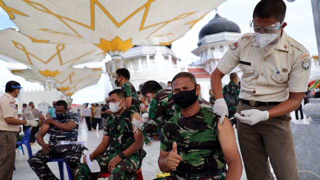 Vaksinasi Corona di Aceh Tetap Berjalan Saat Ramadhan (5084)