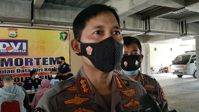 Kabid Humas Polda Sulsel Kombes Pol E Zulpan saat dimintai keterangan soal terduga teroris yang ditangkap di Bone. Foto: kumparan