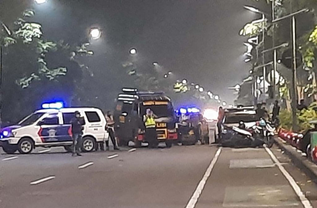 Dievakuasi Tim Gegana, Ini Isi Tas Mencurigakan di Jalan Ahmad Yani, Surabaya