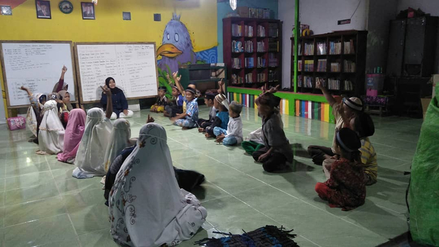 Kisah Umilia Dirikan Rumah Pintar Punggur Cerdas untuk Bantu Anak-anak Belajar (124515)