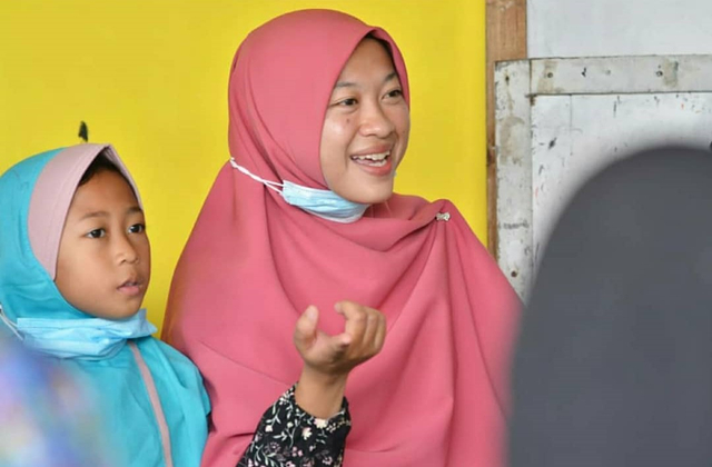 Kisah Umilia Dirikan Rumah Pintar Punggur Cerdas untuk Bantu Anak-anak Belajar (124516)