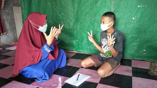 Kisah Umilia Dirikan Rumah Pintar Punggur Cerdas untuk Bantu Anak-anak Belajar (124517)