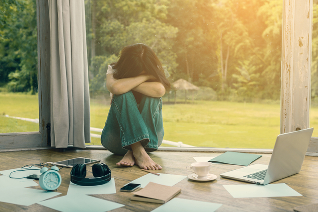 Ilustrasi burnout karena WFH. Foto: Shutterstock